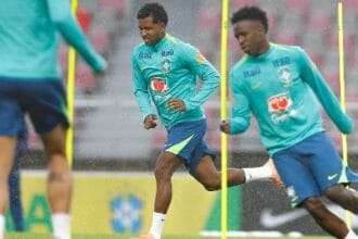 Seleção enfrenta Coreia do Sul com ataque formado por Vini Jr., Estêvão e Rodrygo