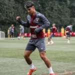 São Paulo treina sob chuva e foca duelo com Grêmio pela Série A
