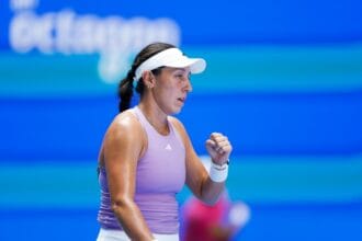 Pegula vence Siniakova de virada e alcança semifinal em Wuhan