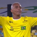 Romário brilha em vitória do Brasil sobre Itália por 8 a 3 em jogo de lendas no Maracanã