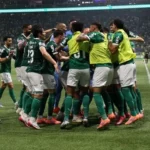 Veiga comemora alívio das dores e destaca “problema bom” de Abel com elenco do Palmeiras