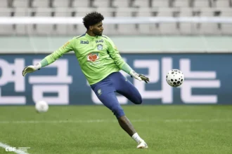 Hugo Souza estreia como titular da Seleção diante do Japão e exalta “realização de um sonho”