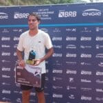 Eduardo Ribeiro vence Murkel Dellien de virada e conquista o ITF M25 do Rio