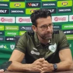 Alberto Valentim destaca atuação do América-MG mesmo com derrota para o Criciúma