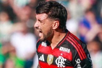 Flamengo acerta bases para renovar contrato de Arrascaeta por mais dois anos