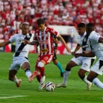 Náutico promete prêmio de R$ 500 mil ao elenco da Ponte Preta pela vitória que garantiu acesso na Série C