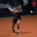 Thiago Monteiro vira sobre Kicker e estreia com vitória no Challenger de Curitiba