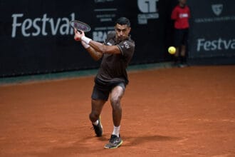 Thiago Monteiro vira sobre Kicker e estreia com vitória no Challenger de Curitiba