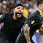 Corinthians leva Memphis e Garro para o banco, e Santos faz duas mudanças no clássico