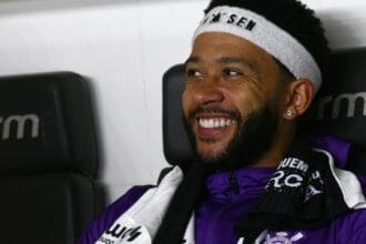 Maycon relata reunião acalorada e pede regularidade ao Corinthians em meio a turbulência política