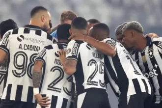 Botafogo amplia jejum de gols após derrota por 3 a 0 para o Flamengo pelo Brasileirão 2025