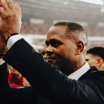 Patrick Kluivert deixa comando da seleção da Indonésia após queda nas Eliminatórias da Copa de 2026