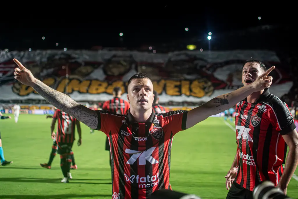 Quinta-feira de futebol tem triunfo do Vitória no Ba-Vi e mais resultados pelo Brasil e exterior