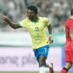 Vinicius Júnior ocupa o 6º lugar entre os jogadores mais bem pagos do mundo, segundo a Forbes