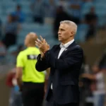 Crespo reclama de surpresas diárias no São Paulo e indica possível saída ao fim da temporada