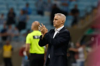 Crespo reclama de surpresas diárias no São Paulo e indica possível saída ao fim da temporada
