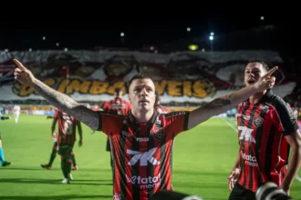 Mandantes levam a melhor: Vitória bate o Bahia, Grêmio supera o São Paulo e Fluminense derruba o Juventude na 28ª rodada