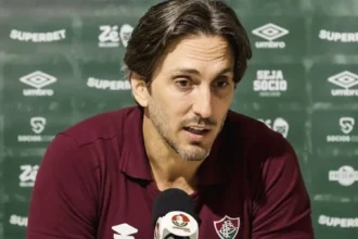 Zubeldía exalta vitória nos minutos finais e mantém Fluminense na corrida pelo G-6