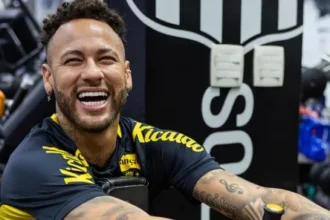Santos adia renovação de Neymar para depois do Brasileirão 2025