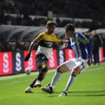 Avaí e Criciúma disputam clássico crucial pela Série B neste domingo