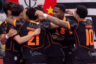 Maycon descreve reunião “calorosa” e promete Corinthians mais focado na reta final do Brasileirão