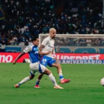 Atacante do Fortaleza reconhece falta de eficácia após revés para o Cruzeiro