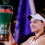 Rybakina conquista WTA 500 de Ningbo e fica a um passo do Finals