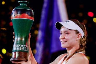 Rybakina conquista WTA 500 de Ningbo e fica a um passo do Finals