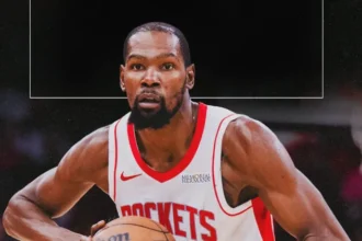 Kevin Durant assina extensão de US$ 90 milhões com os Rockets e alcança maior rendimento acumulado da NBA
