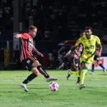 Carlos Eduardo encerra jejum de um ano e meio e ajuda Mirassol a bater o São Paulo por 3 a 0