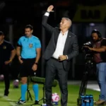 Crespo mantém otimismo após novo revés e cobra reação imediata no São Paulo