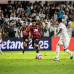 Luan Peres chama de “inaceitável” a derrota do Santos para o Vitória na Vila Belmiro