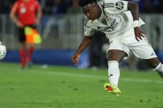 Courtois sai em defesa de Vinícius Júnior e critica perseguição ao brasileiro