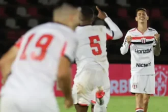 Botafogo-SP anuncia saída de Toninho Cecílio do cargo de executivo de futebol