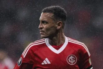 Internacional visita o Bahia sem Alan Patrick e com mudanças na escalação