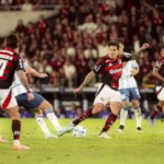 Flamengo supera Racing por 1 a 0 e larga na frente na semifinal da Libertadores