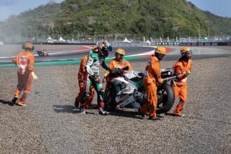 MotoGP define proibição de retorno de pilotos após quedas no fim da classificação