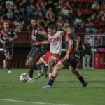 CRB e Atlético-GO fazem confronto direto pela parte alta da Série B neste domingo