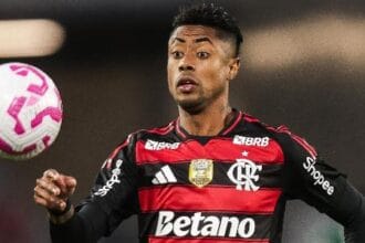 Bruno Henrique recua e se coloca à disposição para atuar como centroavante no Flamengo