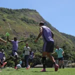 Botafogo recebe Santos sob clima de decisão pela 30ª rodada do Brasileirão