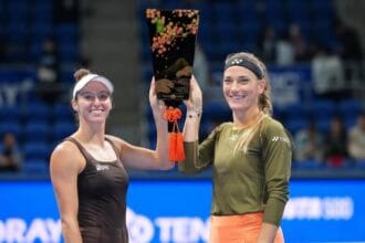 Stefani e Babos vencem WTA 500 de Tóquio e somam quarto título na temporada
