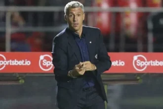Crespo celebra vitória do São Paulo, mas admite incerteza sobre permanência até 2026