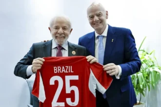 Lula convida Gianni Infantino para inauguração da Universidade do Esporte no Brasil