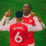 Arsenal supera Crystal Palace e abre quatro pontos na liderança após tropeço do Manchester City