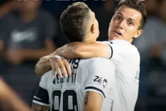 Vasco supera Bragantino fora de casa com dois de Vegetti e engata quarta vitória seguida