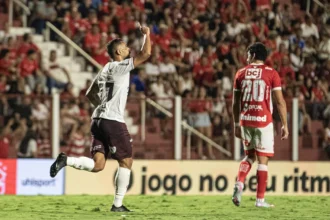 Ricardinho destaca reação da Ferroviária em empate fora de casa contra o Vila Nova