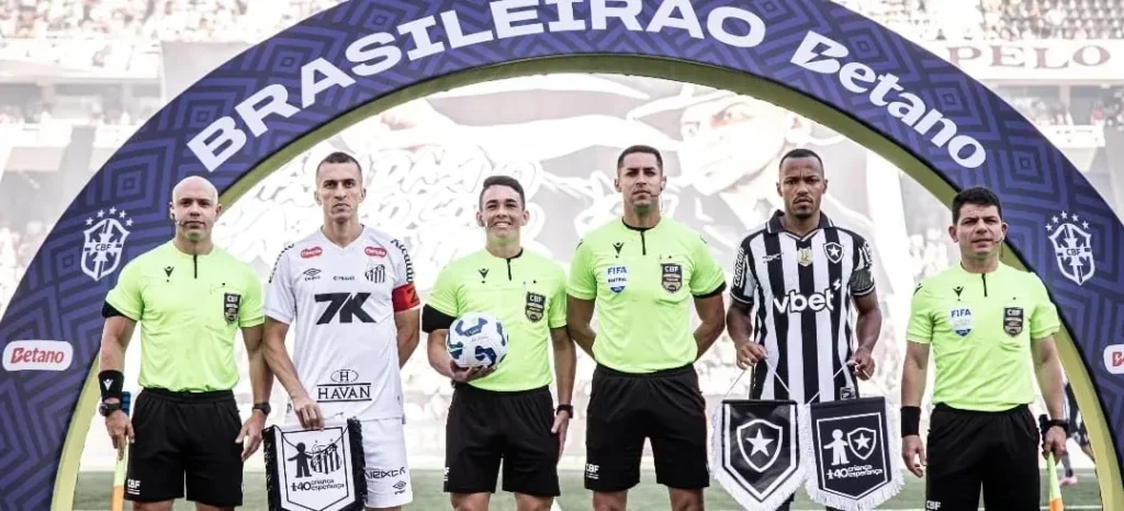 Árbitro relata xingamentos e ameaças de dirigentes do Santos no empate com o Botafogo
