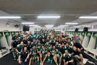 Chapecoense sobe para segundo lugar, e Athletico-PR volta a mirar o G-4 na Série B