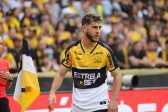 Fellipe Mateus completa 200 jogos pelo Criciúma e destaca orgulho pela trajetória