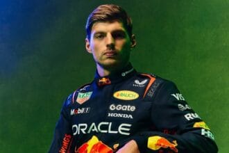 Verstappen apresenta capacete especial para o GP de São Paulo e afirma ter “muita história com o Brasil”